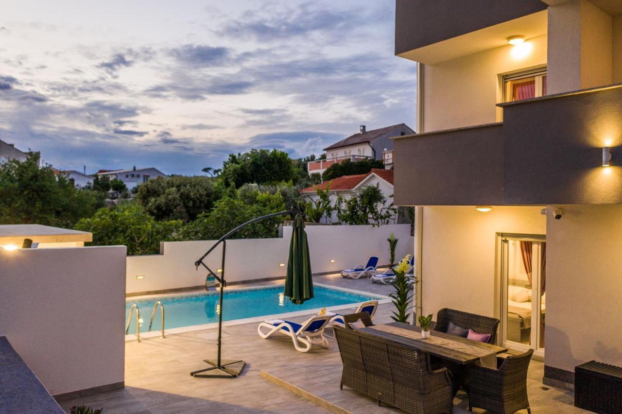 Villa Jana Luxury Apartments Novalja Exteriör bild