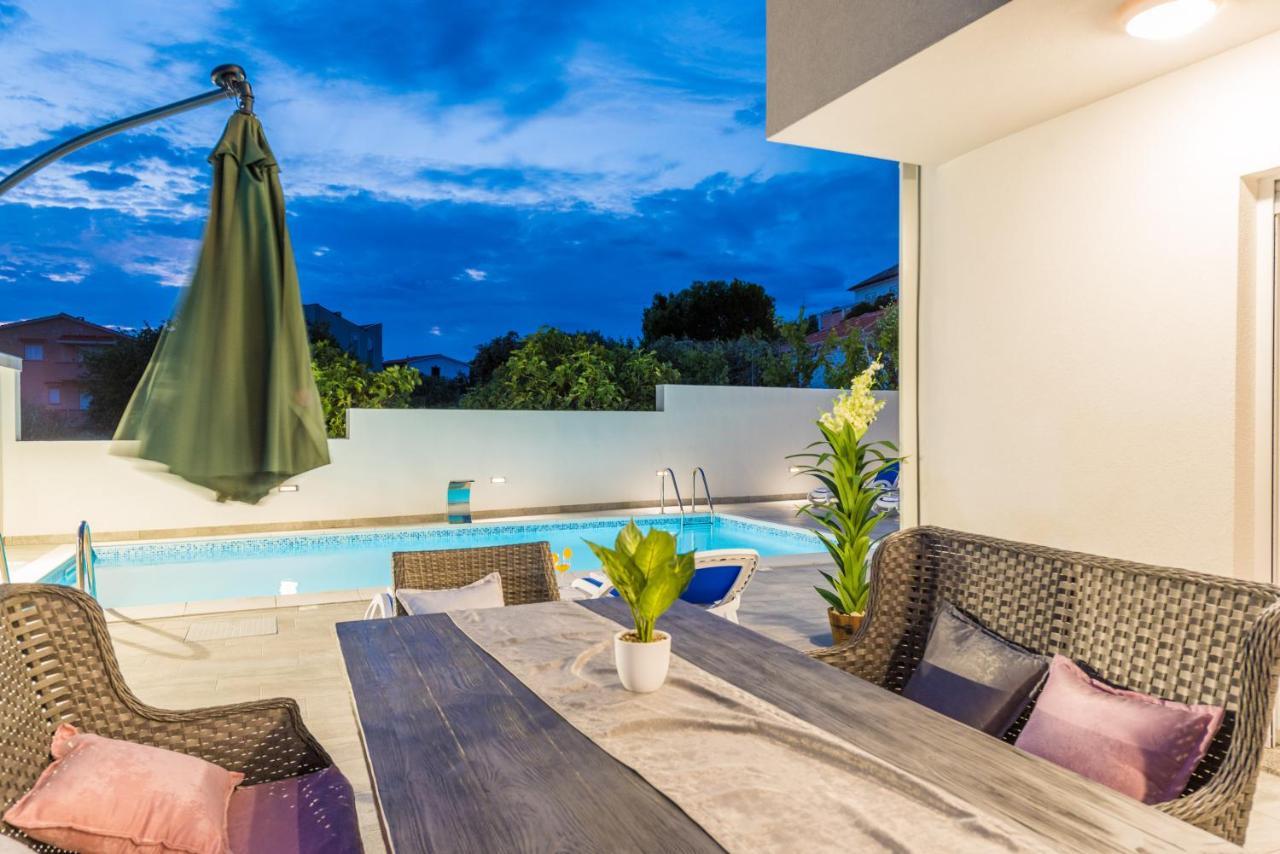 Villa Jana Luxury Apartments Novalja Exteriör bild