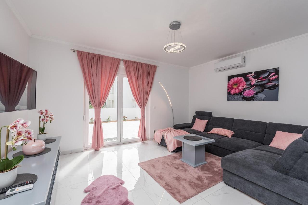 Villa Jana Luxury Apartments Novalja Exteriör bild