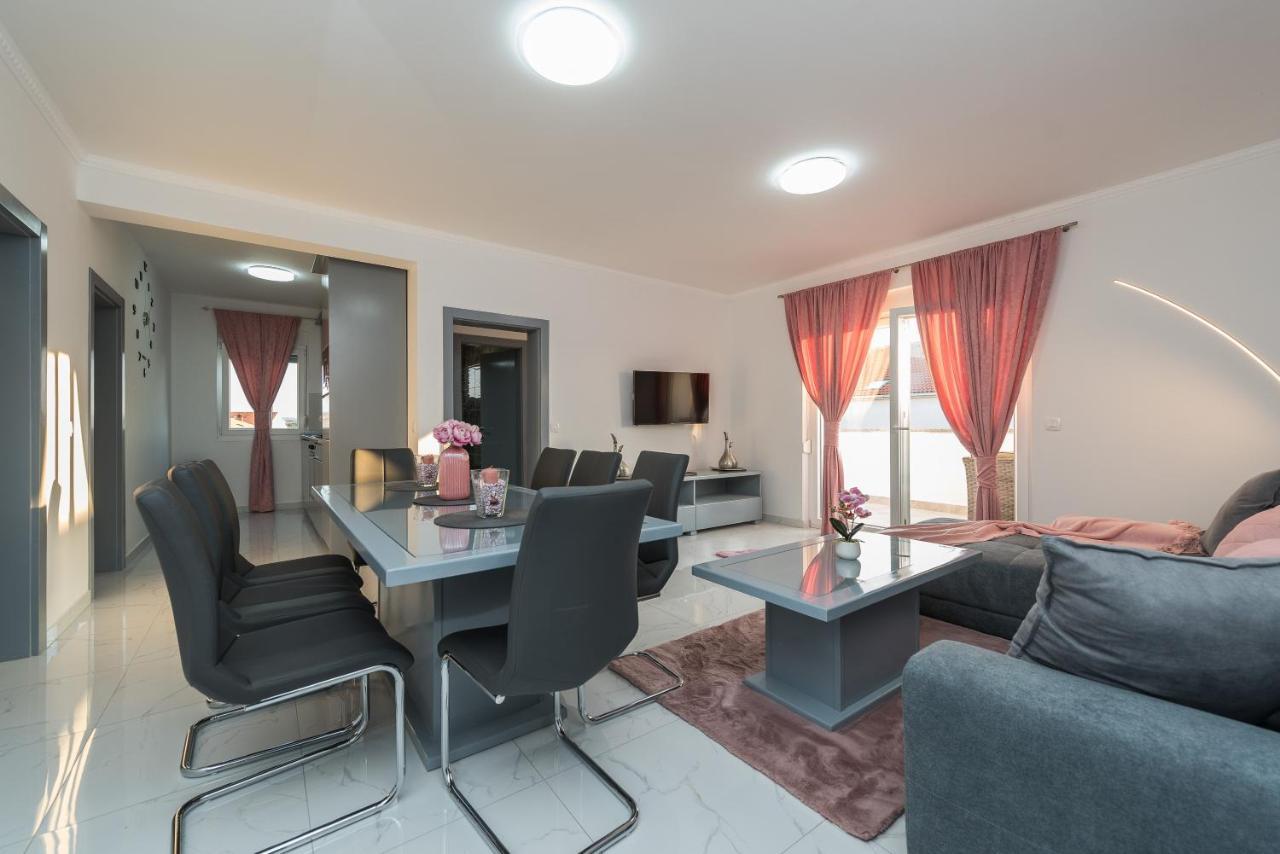 Villa Jana Luxury Apartments Novalja Exteriör bild