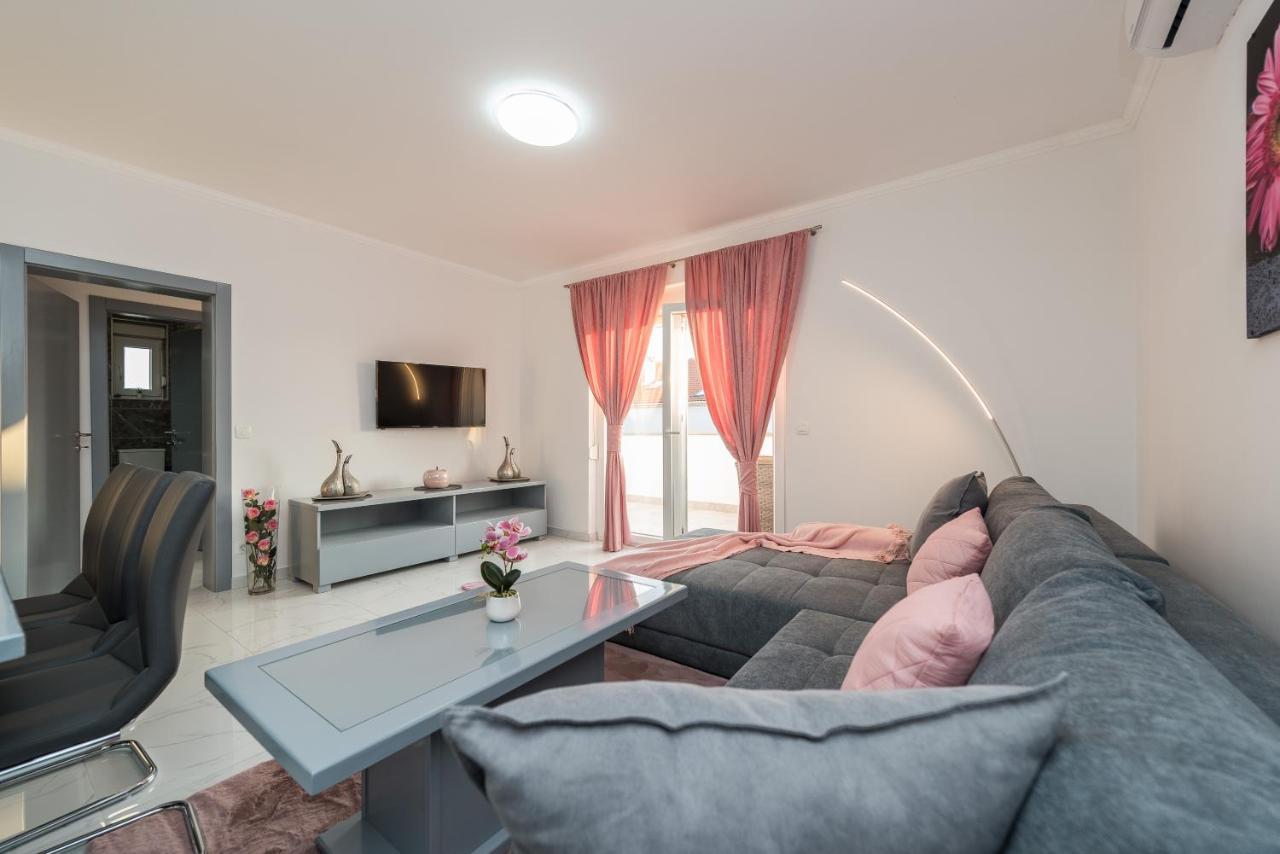 Villa Jana Luxury Apartments Novalja Exteriör bild