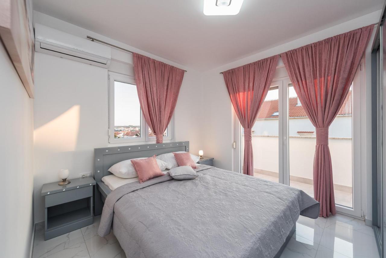 Villa Jana Luxury Apartments Novalja Exteriör bild