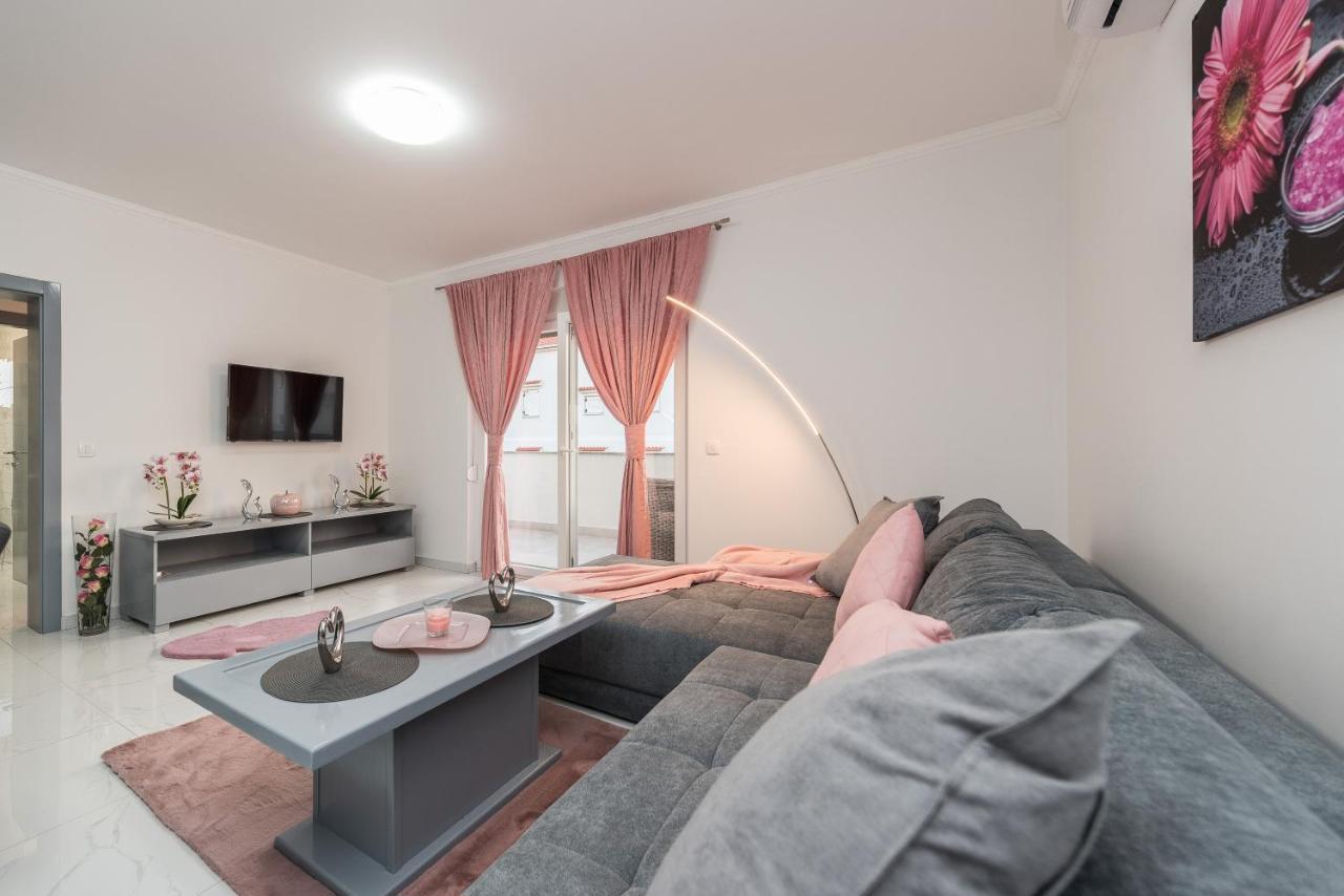 Villa Jana Luxury Apartments Novalja Exteriör bild