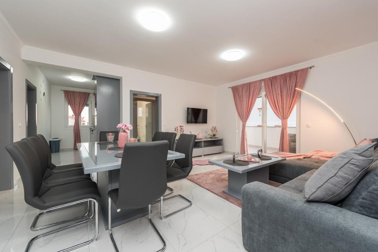Villa Jana Luxury Apartments Novalja Exteriör bild
